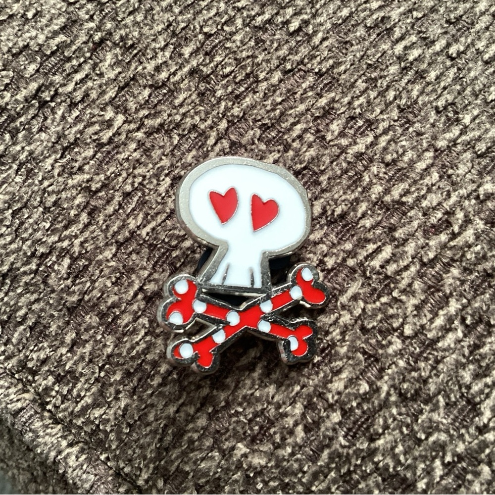 Disney Minnie Mouse Sugar Skull Skull And Crossbones Trading Pin Authentic (P)
